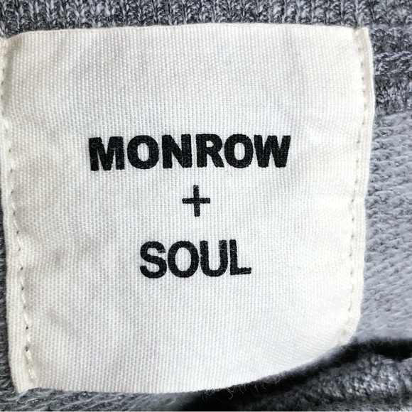 Monrow & Soul small Gray Henley logo embroidered sweatshirt - Picture 5 of 10